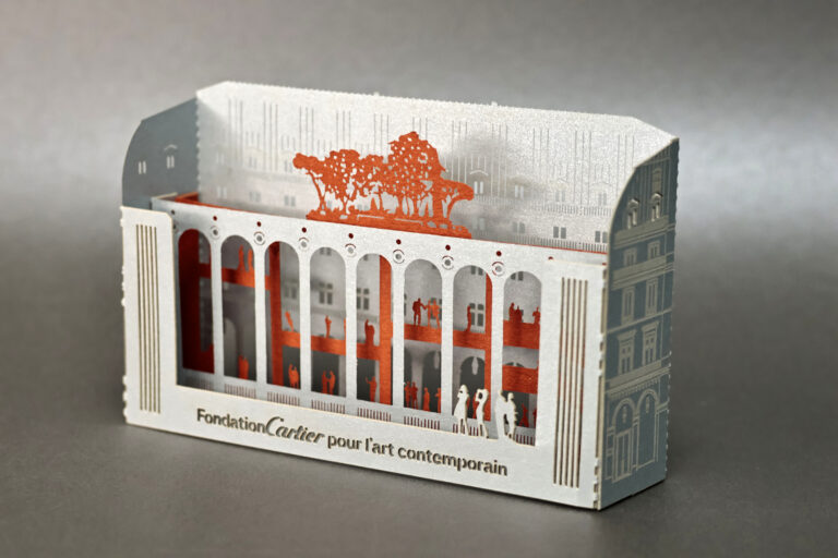 Diorama original de la nouvelle Fondation Cartier pour l'art contemporain à Paris (architecte Jean Nouvel) créé et réalisé par l'atelier MH EDITIONS